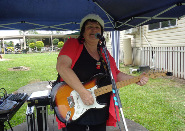 Di Rocking It Out At Wamuran!